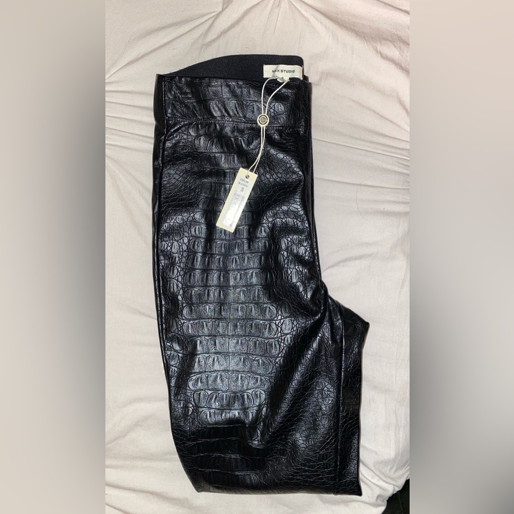 Max Studio Black Fashion Faux Crocodile Leggings Size Small NWT